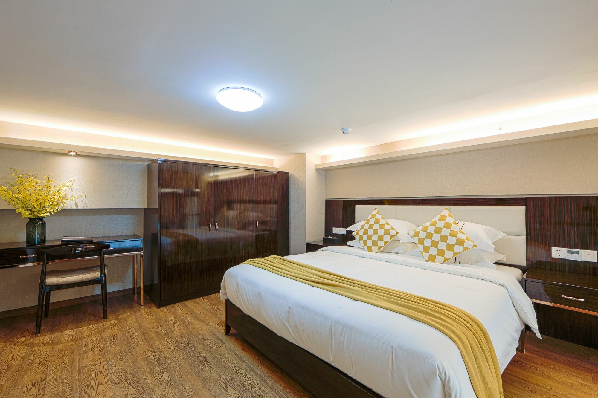 Waifiden Duplex Hotel Apartment Zhongyong Jinyu Branch-Free Shuttle Bus During The Canton Fair Exterior photo